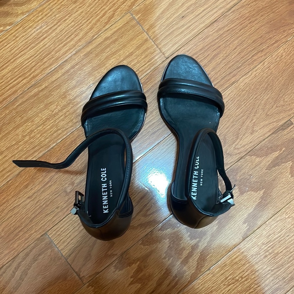 KENNETH COLE 3 INCH SANDALS